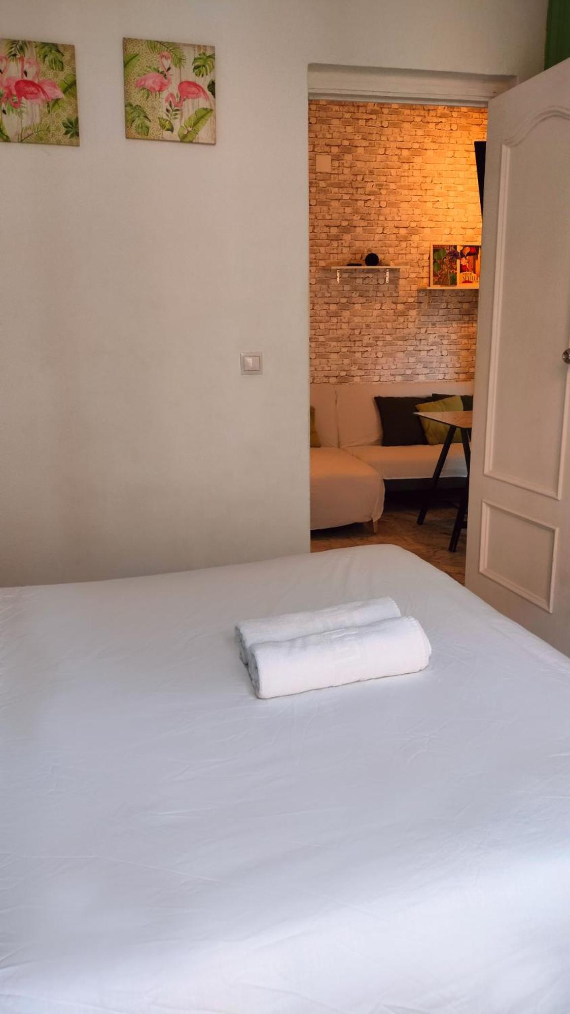 Apartamento En Sevilla Centro Con Vistas A La Plaza Alameda De Hercules - Hasta 7 Personas المظهر الخارجي الصورة