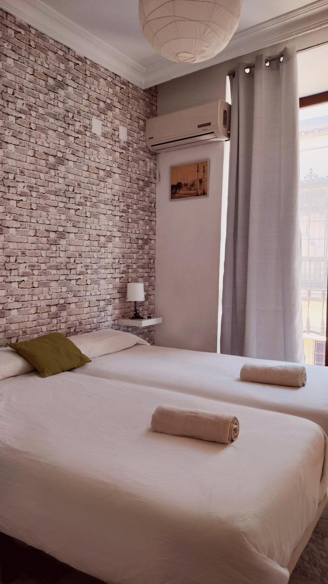 Apartamento En Sevilla Centro Con Vistas A La Plaza Alameda De Hercules - Hasta 7 Personas المظهر الخارجي الصورة